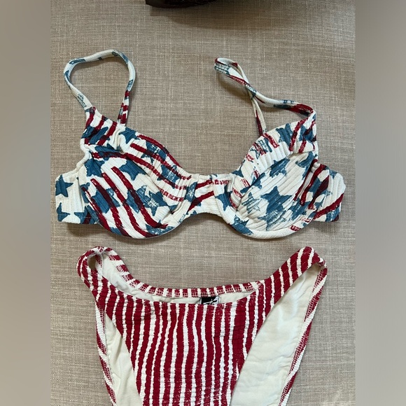 New rare never worn 1980’s red white and blue high cut bikini size 11/12. - Picture 3 of 8